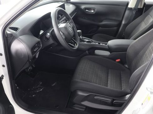 Certified 2025 Honda HR-V LX image 17