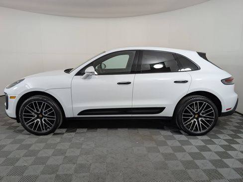 Used 2026 Porsche Macan image 2
