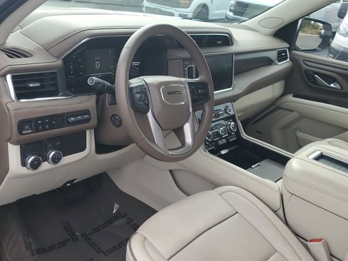 Used 2023 GMC Yukon XL Denali image 23