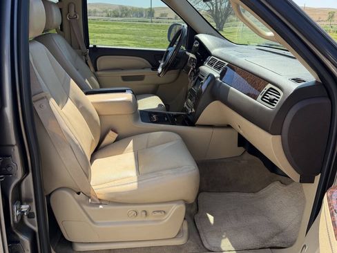 Used 2011 GMC Yukon Denali AWD/4WD image 21