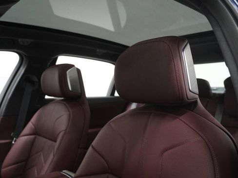 Used 2025 BMW i7 M70 w/ Executive Package image 14