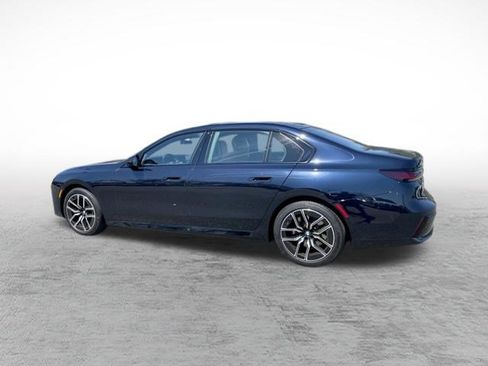 Used 2025 BMW 740i xDrive AWD/4WD image 5