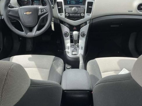 Used 2016 Chevrolet Cruze LS FWD image 3