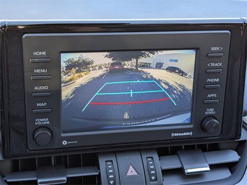 Used 2021 Toyota RAV4 XLE Premium image 19