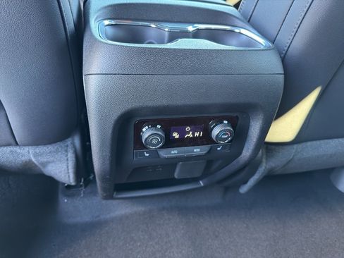 New 2026 Chevrolet Traverse High Country image 25