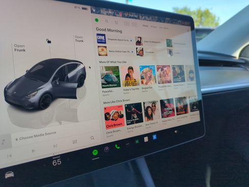 Used 2022 Tesla Model Y Performance image 32
