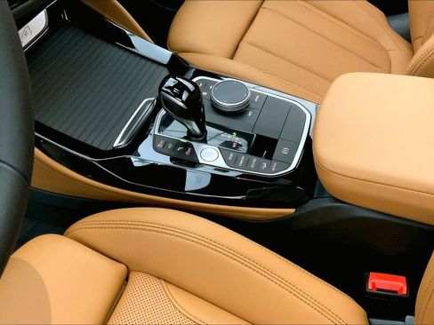 Certified 2025 BMW X4 xDrive30i w/ Premium Package image 22