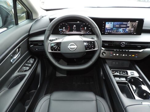 Used 2025 Nissan Murano SV image 19