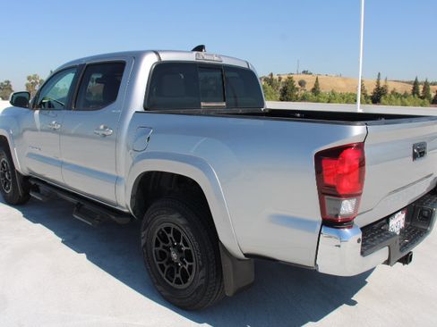 Certified 2022 Toyota Tacoma SR5 image 6