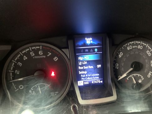 Used 2023 Toyota Tacoma TRD Off-Road image 18