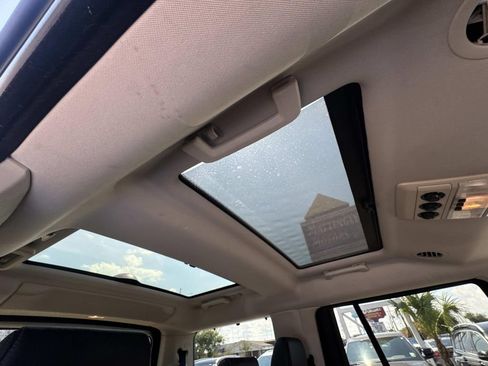 Used 2016 Land Rover LR4 HSE Silver Edition AWD/4WD image 12