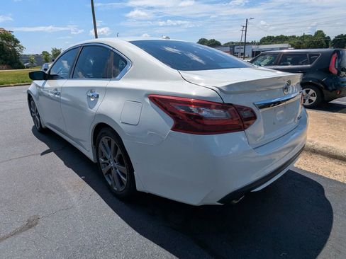 Used 2018 Nissan Altima 2.5 SR w/ SR Special Edition FWD image 5