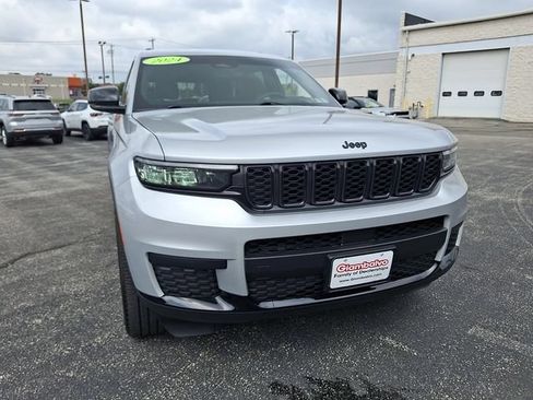 Certified 2024 Jeep Grand Cherokee L Altitude AWD/4WD image 2