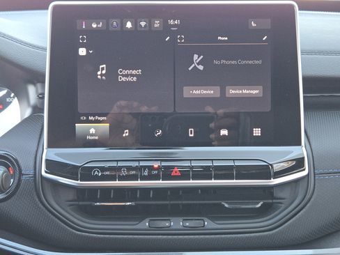 New 2026 Jeep Compass Latitude image 14