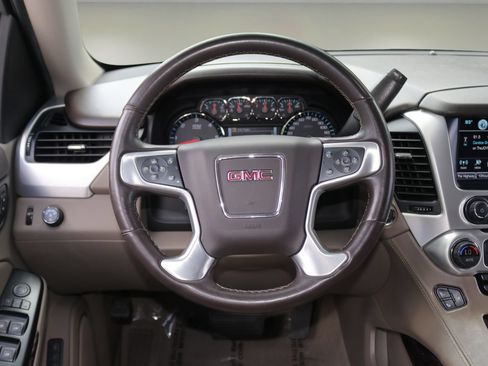 Used 2019 GMC Yukon XL SLT w/ Open Road Package RWD image 14