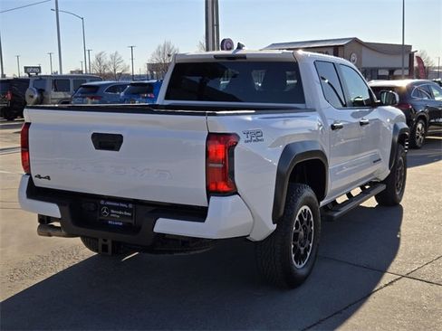 Used 2024 Toyota Tacoma TRD Off-Road image 41