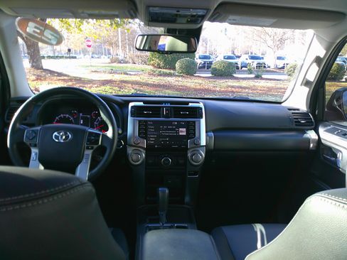 Used 2023 Toyota 4Runner SR5 Premium image 29