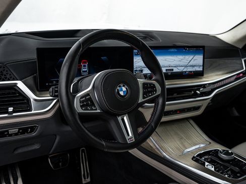 Used 2023 BMW X7 M60i w/ Executive Package image 10