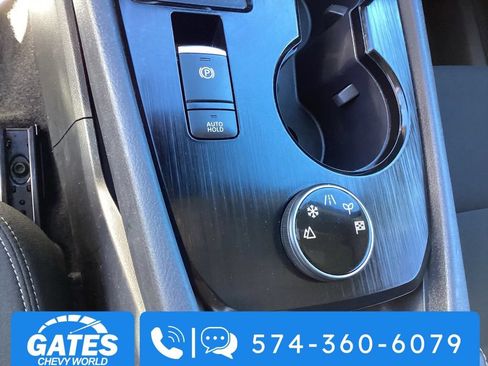 Used 2024 Nissan Rogue S AWD/4WD image 29