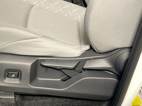 New 2025 Toyota Tacoma SR5 image 15