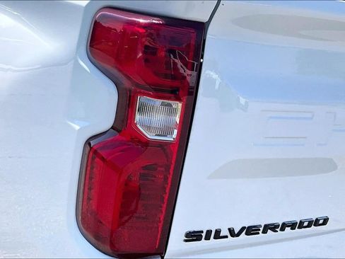 Used 2019 Chevrolet Silverado 1500 LT w/ Convenience Package AWD/4WD image 26