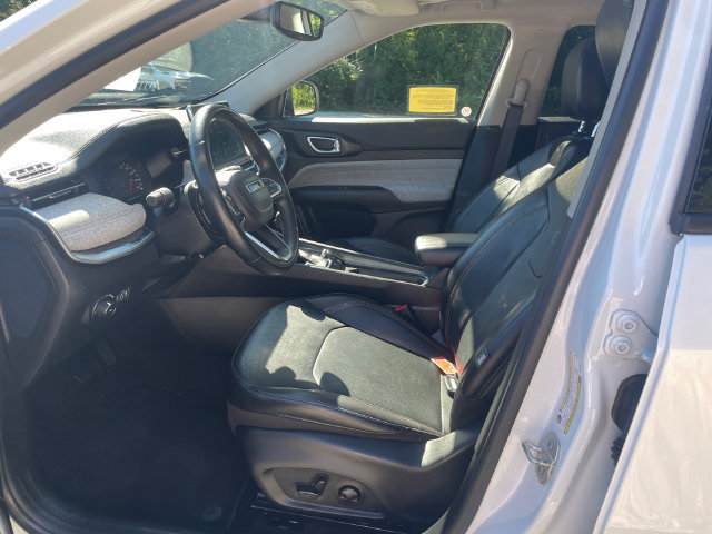 Used 2022 Jeep Compass Latitude w/ Sun and Sound Group AWD/4WD image 40