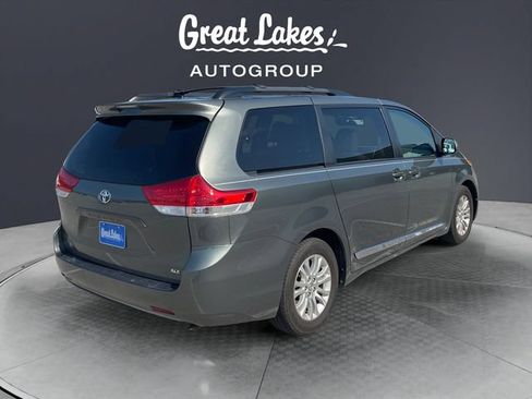 Used 2014 Toyota Sienna XLE FWD image 5