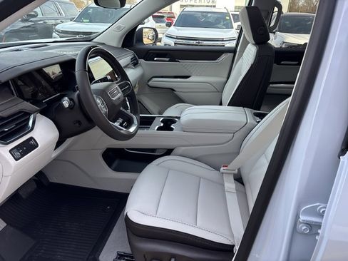 New 2026 GMC Acadia Denali w/ Super Cruise Package image 17