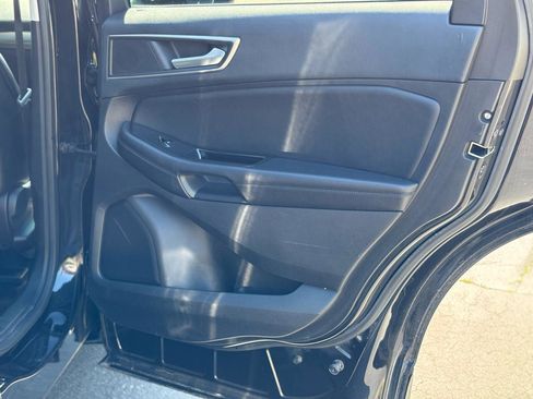 Used 2015 Ford Edge SEL w/ Equipment Group 201A AWD/4WD image 38