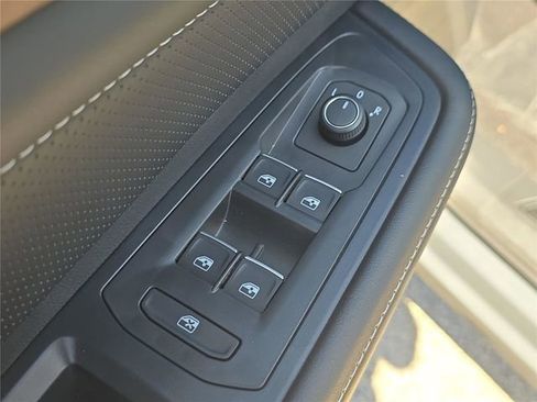 New 2026 Volkswagen Atlas SE image 16