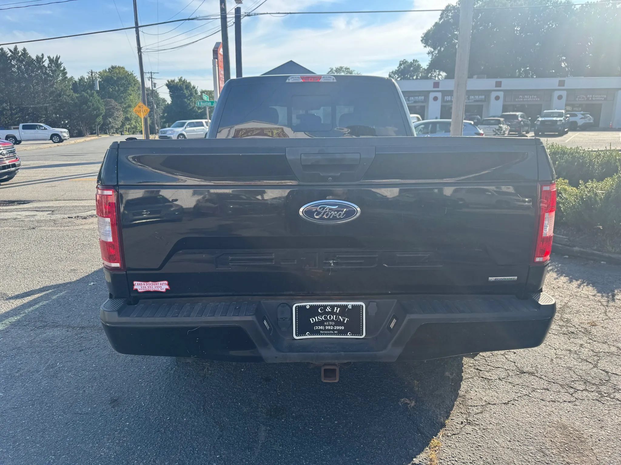 Used 2019 Ford F150 XLT w/ Equipment Group 302A Luxury AWD/4WD image 4