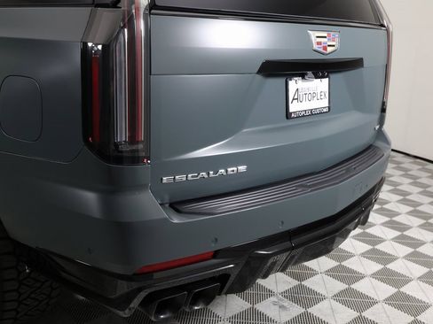 Used 2026 Cadillac Escalade V w/ LPO, Floor Liner Package image 58