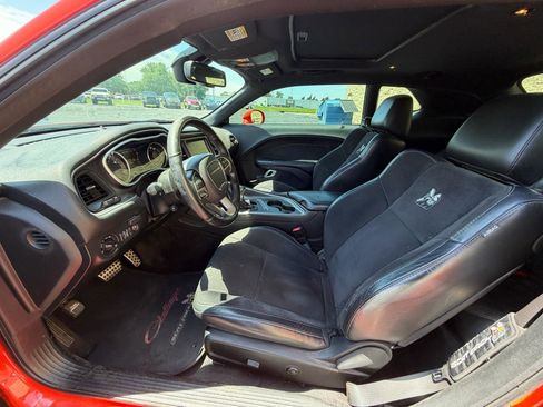 Used 2016 Dodge Challenger R/T Scat Pack RWD image 10