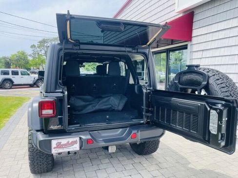 Used 2024 Jeep Wrangler Unlimited Sport AWD/4WD image 18