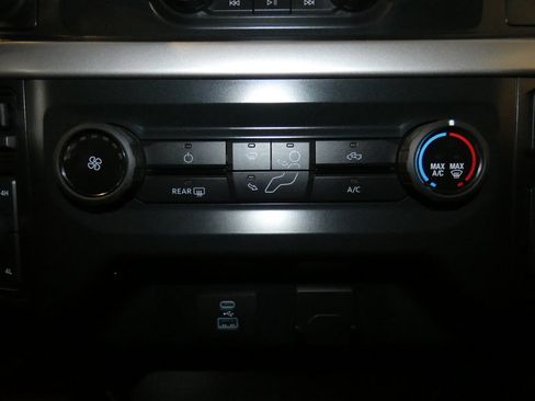 Used 2022 Ford F150 XLT w/ XTR Package image 15