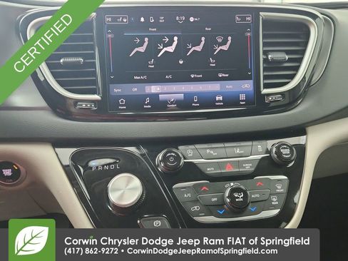 Certified 2024 Chrysler Pacifica Touring-L image 26