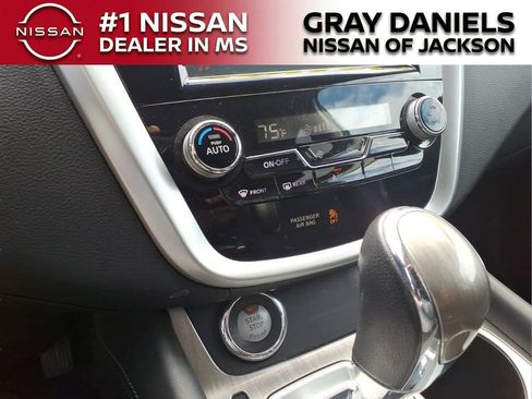 Used 2017 Nissan Murano SV FWD image 17