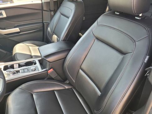 Certified 2023 Ford Explorer XLT w/ Equipment Group 202A AWD/4WD image 11