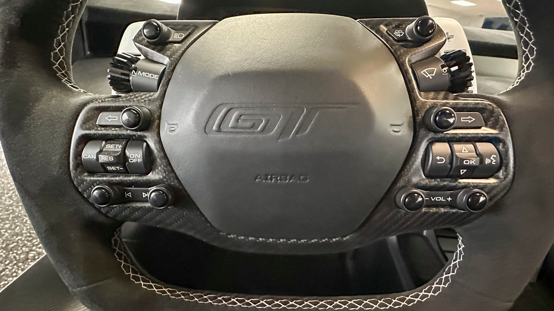 Used 2020 Ford GT Carbon Series RWD image 42