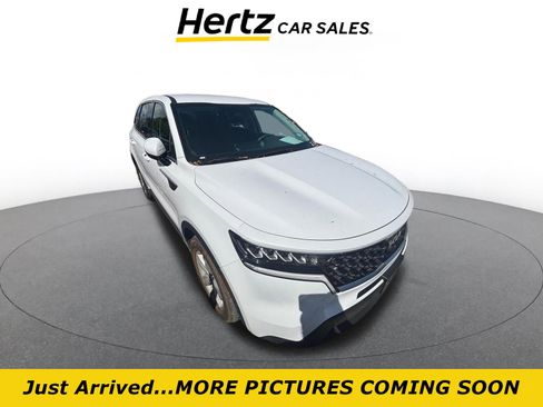 Used 2023 Kia Sorento LX image 1
