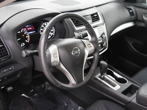 Used 2017 Nissan Altima 2.5 SV FWD image 19