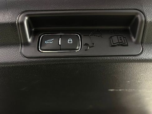 Used 2025 Ford Explorer Platinum w/ Ultimate Package image 31