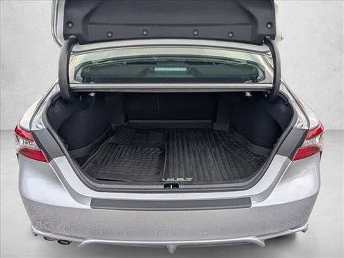 Used 2022 Toyota Camry XSE image 6