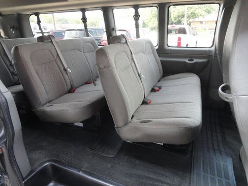 Used 2016 GMC Savana 3500 LT w/ LT Preferred Equipment Group image 12