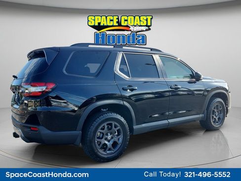 New 2026 Honda Pilot TrailSport image 5