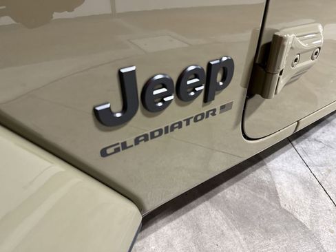 New 2026 Jeep Gladiator Sport image 25