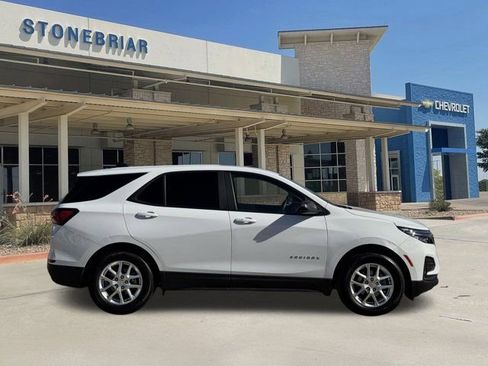 Used 2024 Chevrolet Equinox LS w/ LS Convenience Package image 4