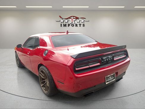 Used 2015 Dodge Challenger SRT Hellcat RWD image 4