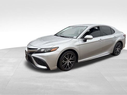 Used 2022 Toyota Camry SE image 8
