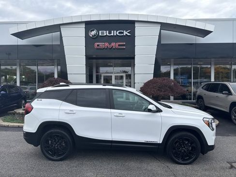 Used 2022 GMC Terrain SLE w/ Driver Convenience Package image 30